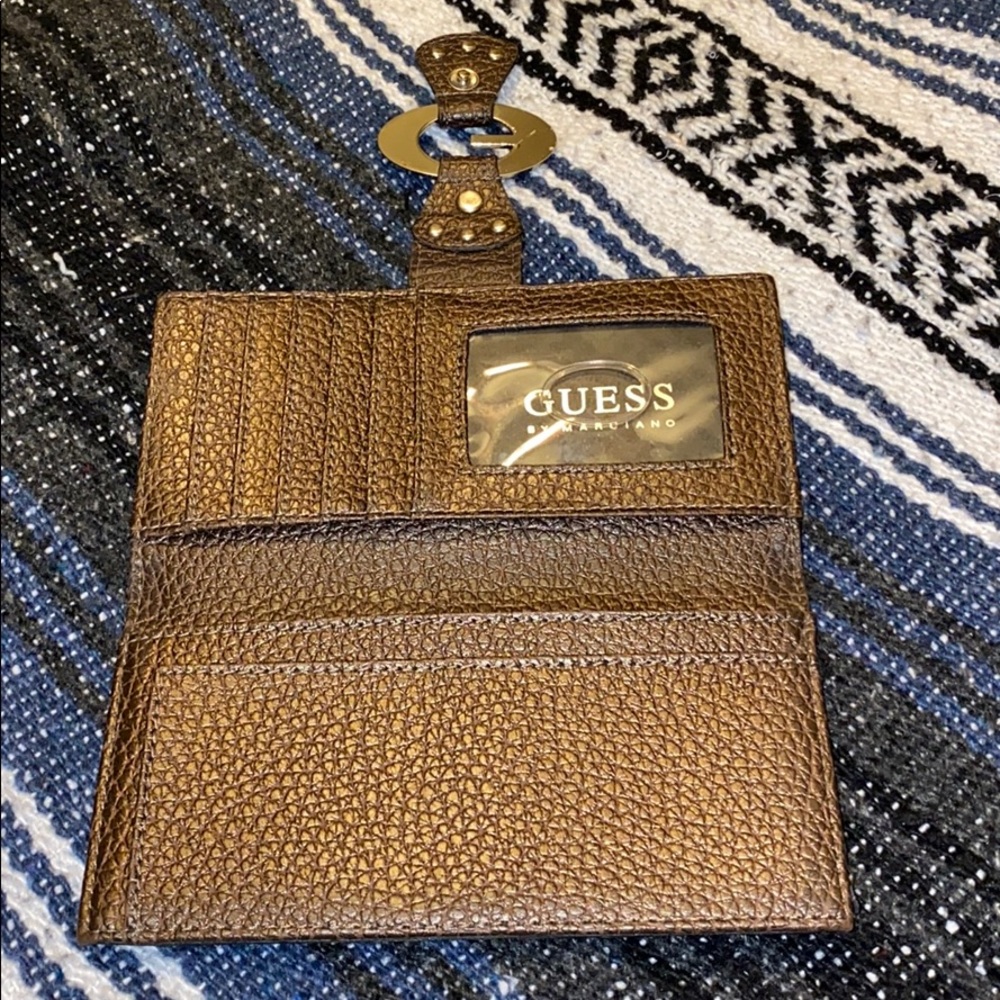 Guess Wallet - Picture 2 of 4